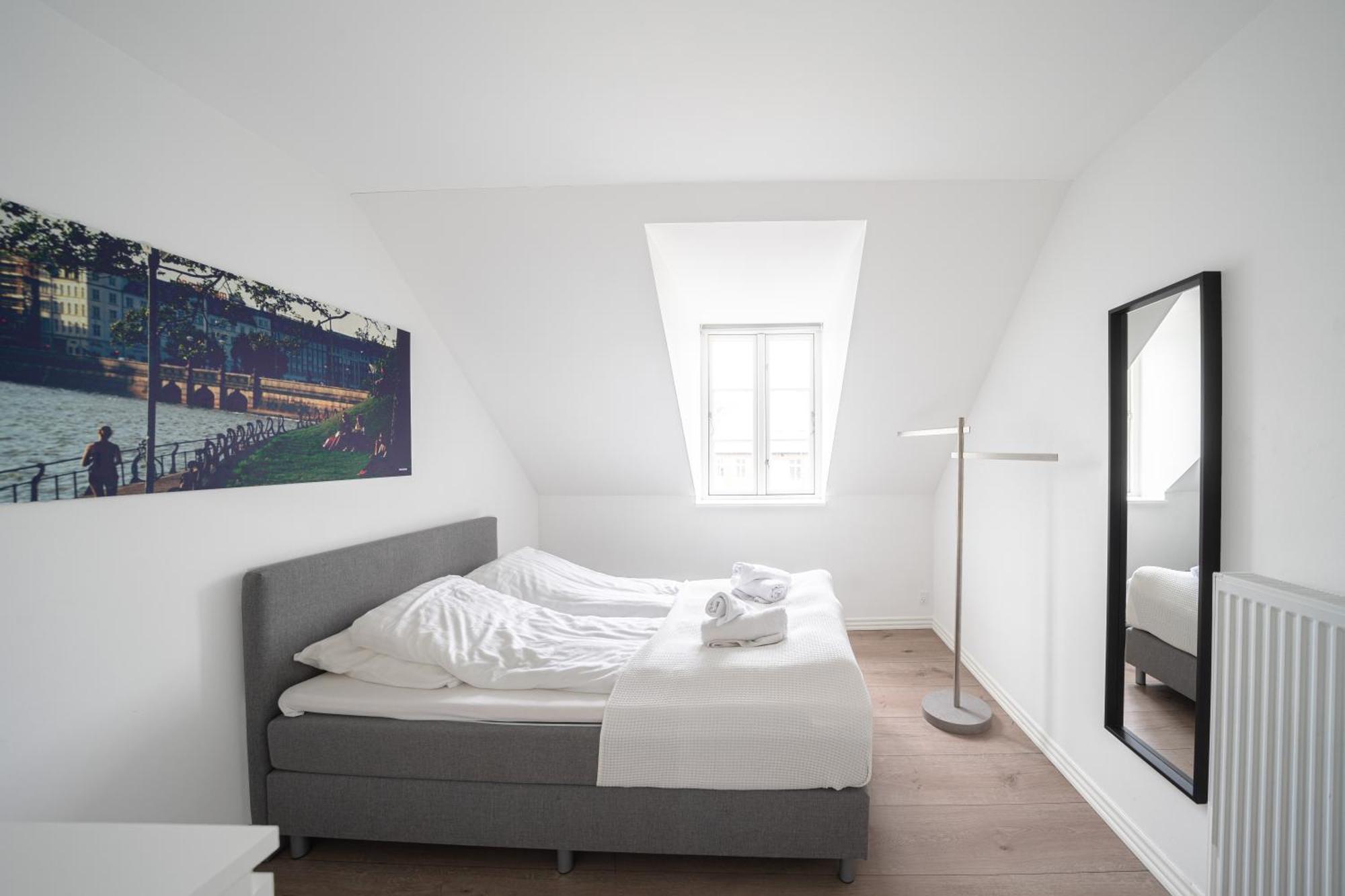 Great 2-bed Penthouse Apartment. Apartment *